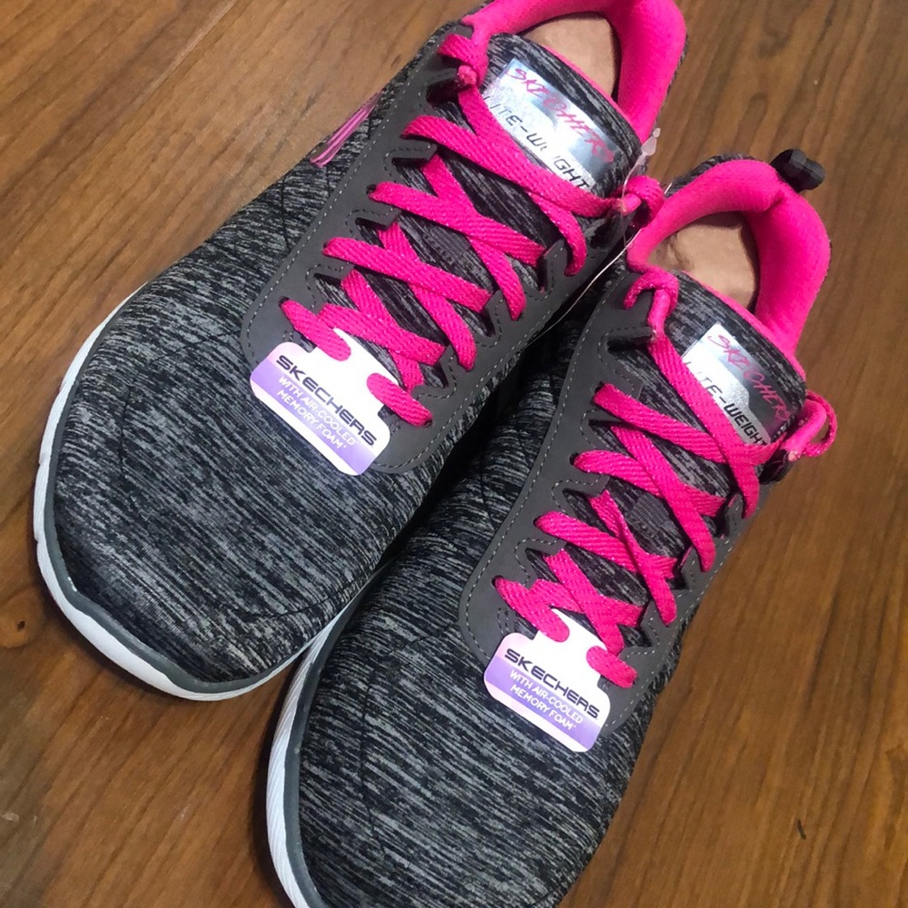 Women sketchers running shoes